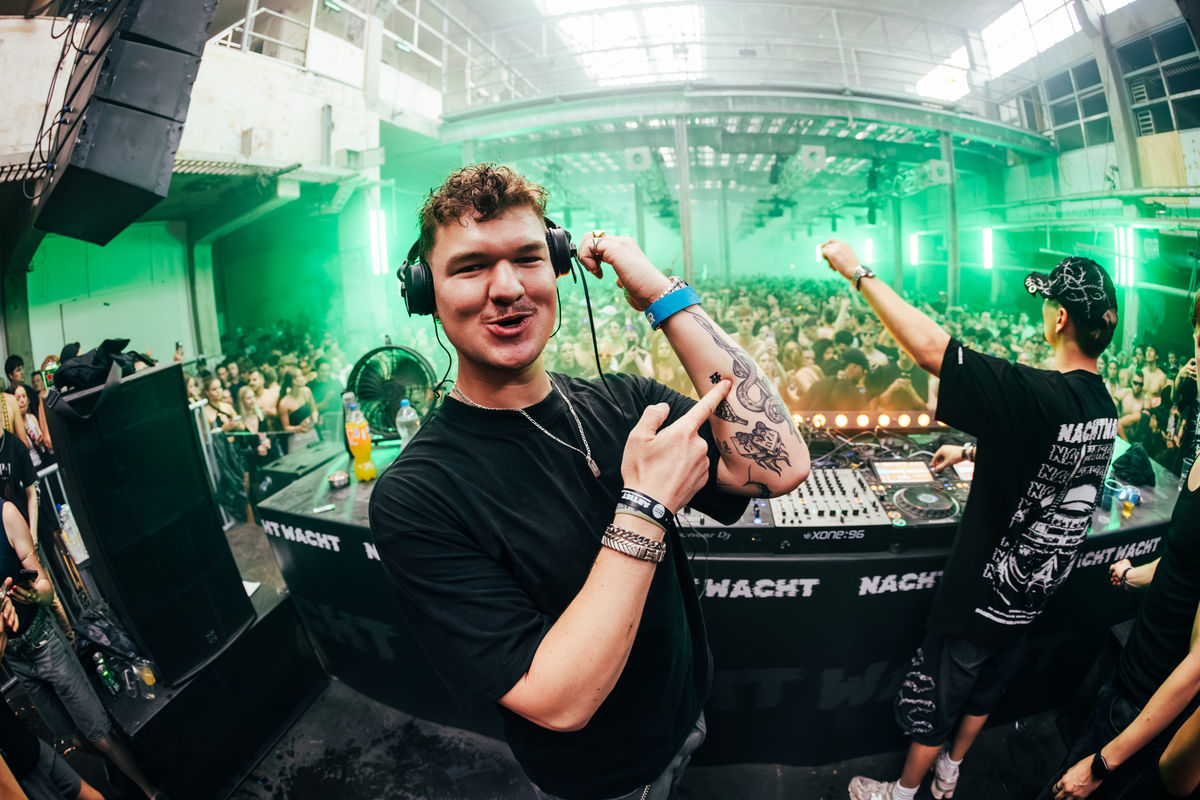 Loading... just a sec